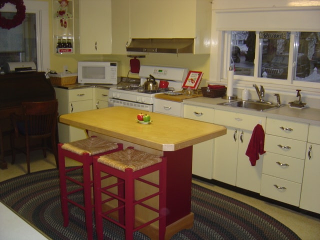Image of Property Number 323