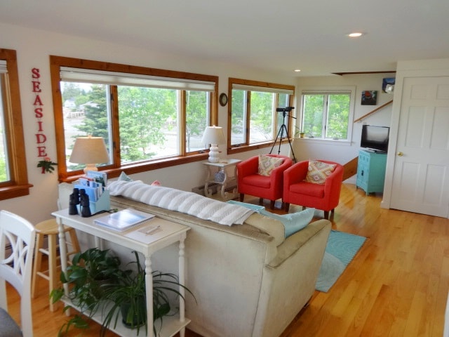 Image of Property Number 715