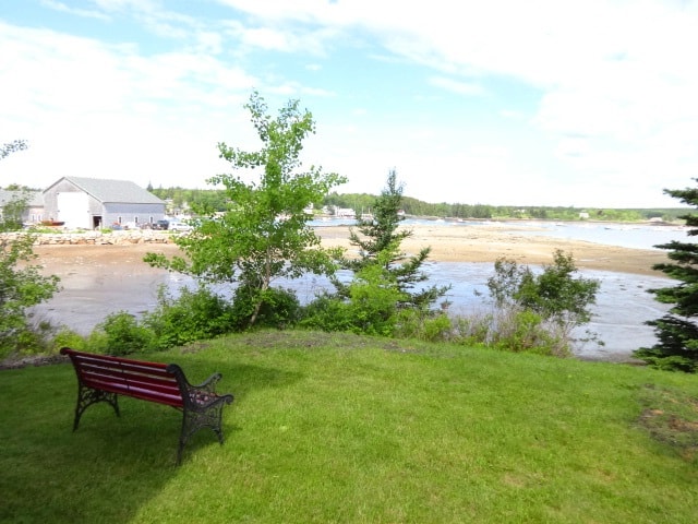 Image of Property Number 715