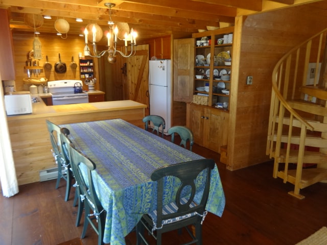 Image of Property Number 766